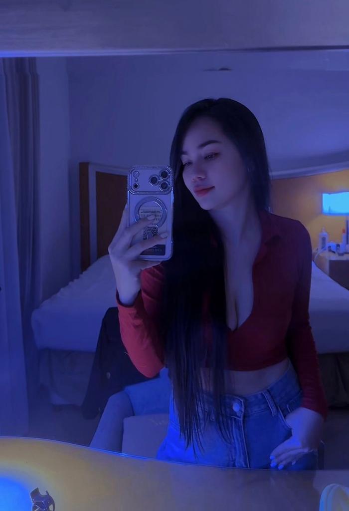 645249662: Chica busca chico en Barcelona