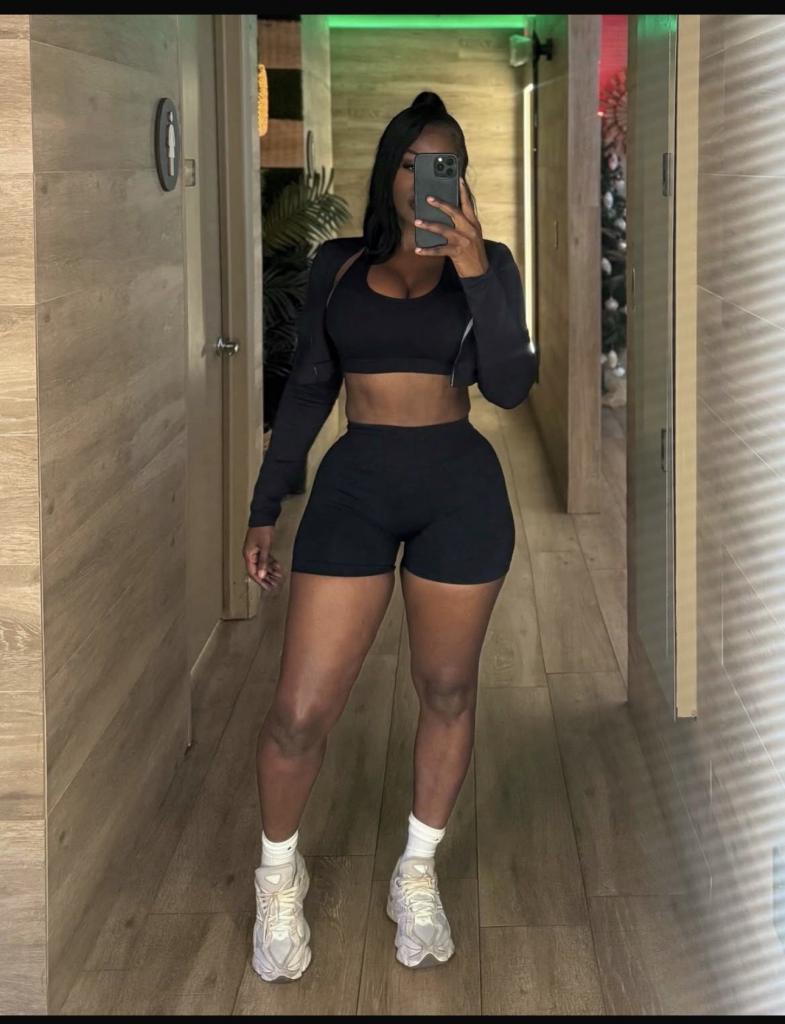 631382288: Chica busca chico en Cádiz