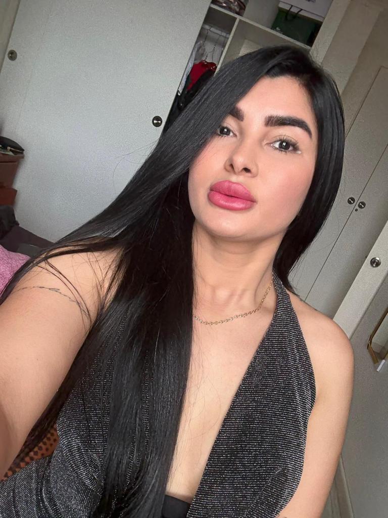 635758577: Chica busca chico en Huesca