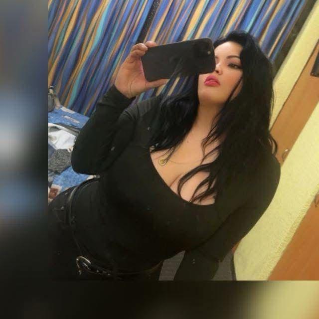 Chica busca chico en Ibiza: 