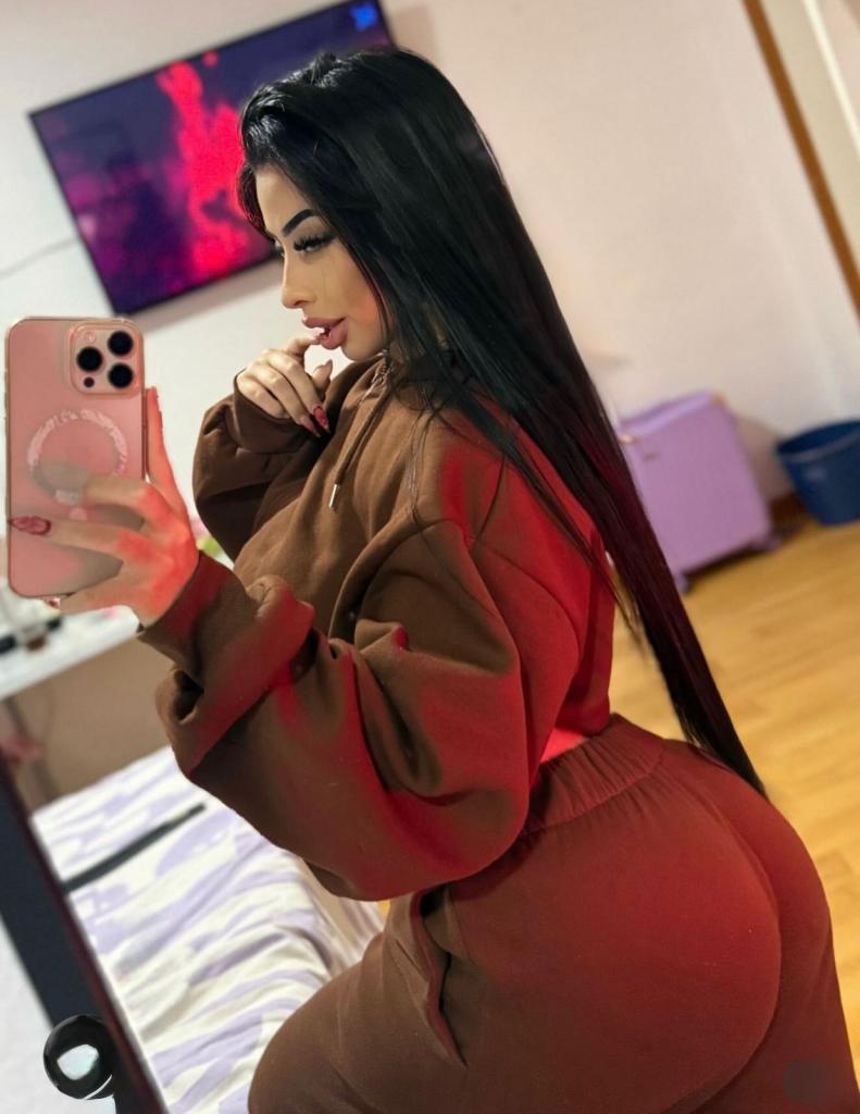 Chica busca chico en Granada: 