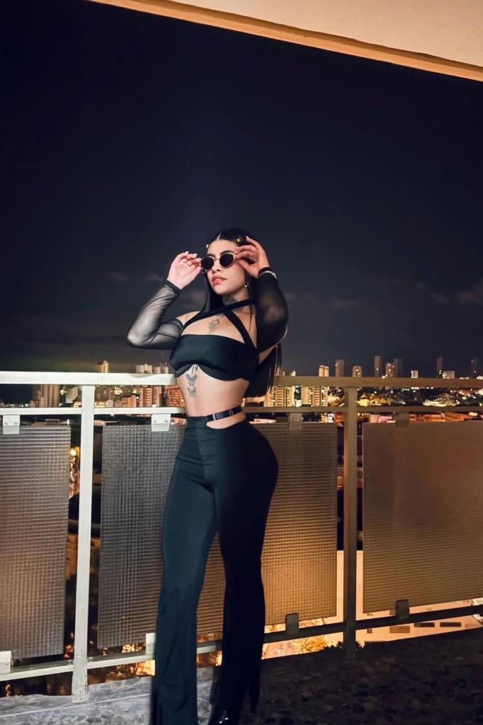 663754002: Chica busca chico en Melilla