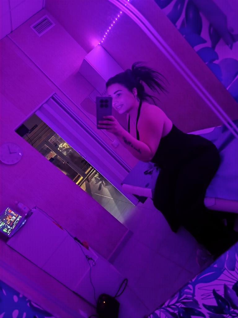 637956898: Chica busca chico en Málaga