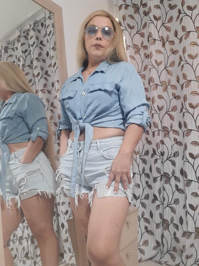 Chica busca chico en Almería: 