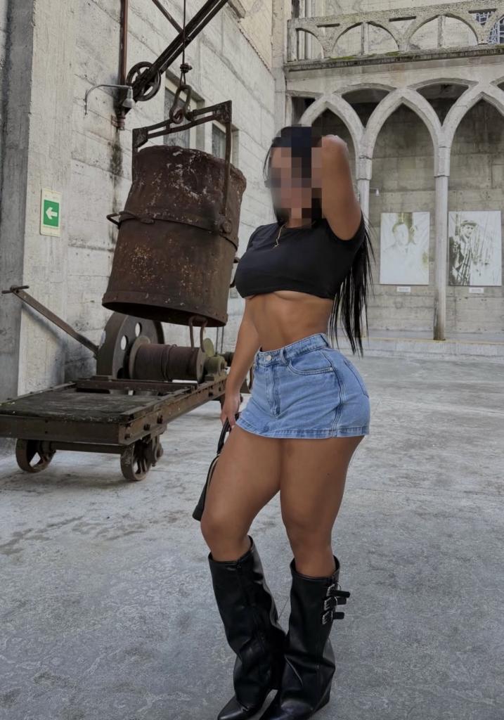 Chica busca chico en Granada: 