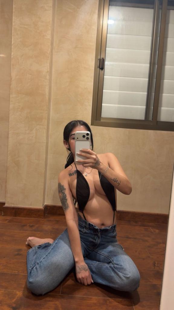 Chica busca chico en Ibiza: 