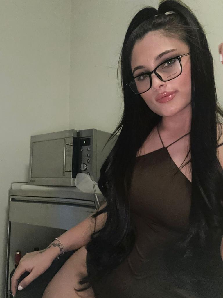 607047114: Chica busca chico en Lérida