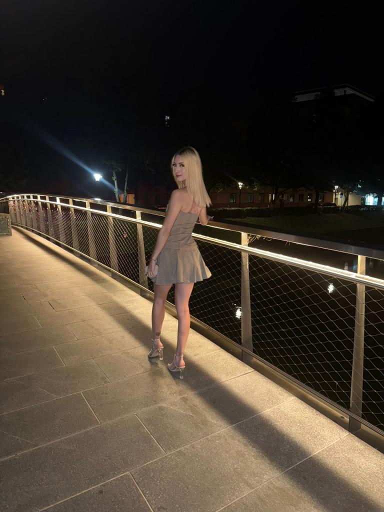 Chica busca chico en Sevilla: 