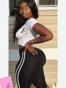 613741107: Chica busca chico en Barcelona