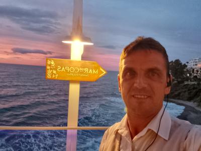 698448326: Chico busca chica en Málaga