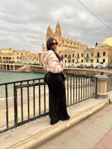 613608769: Travesti en Granada