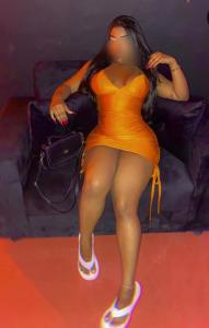 613737441: Chica busca chico en Madrid