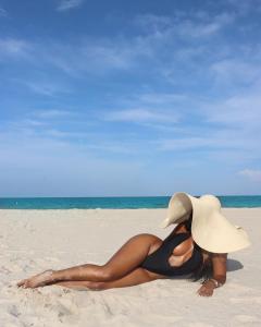 657731433: Chica busca chico en La Coruña