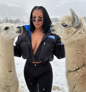 623741076: Chica busca chico en Barcelona