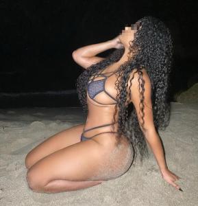 643207535: Chica busca chico en Barcelona