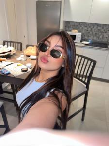 692856959: Chica busca chico en Sevilla