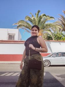 674958711: Chica busca chico en Las Palmas