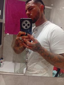 631336049: Chico busca chica en Alicante