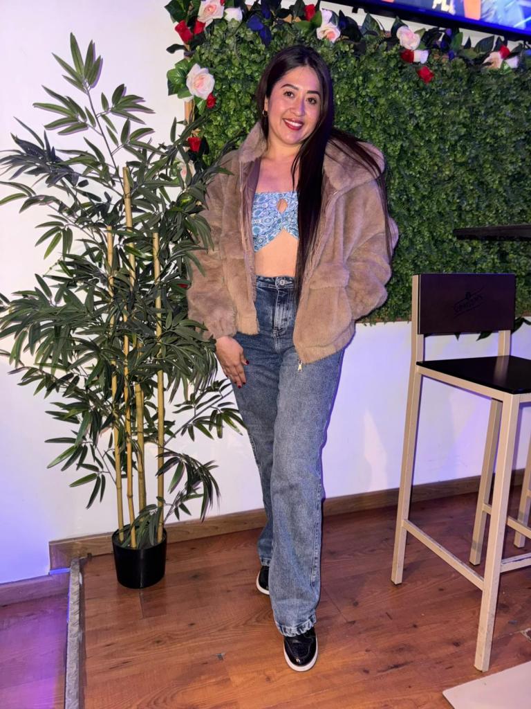 613619746: Chica busca chico en Sevilla