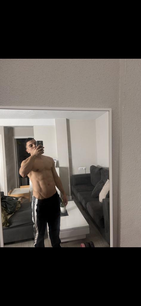 643559461: Chico busca chica en Madrid