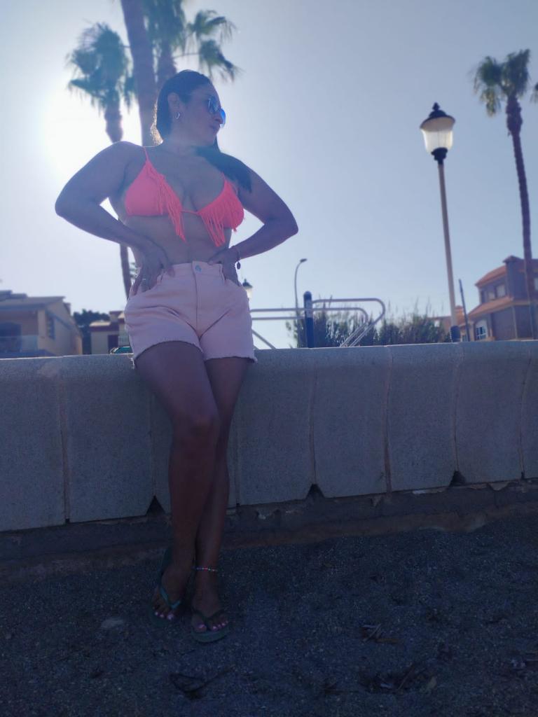 654685337: Chica busca chico en Granada