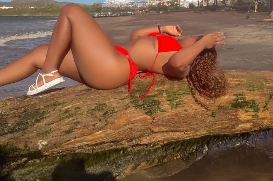 631180486: Chica busca chico en Málaga