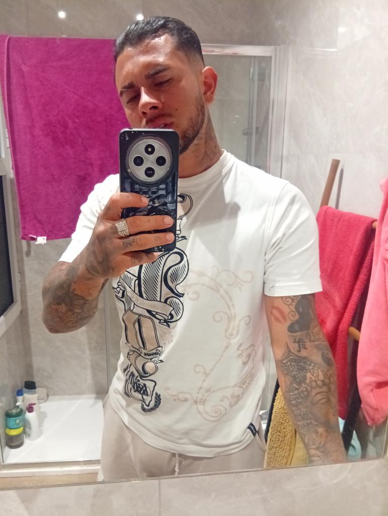 631336049: Chico busca chica en Murcia