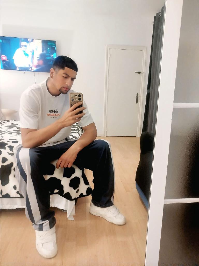 632826592: Chico busca chica en Málaga