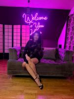 647315397: Chica busca chico en Madrid