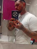 631336049: Chico busca chica en Alicante