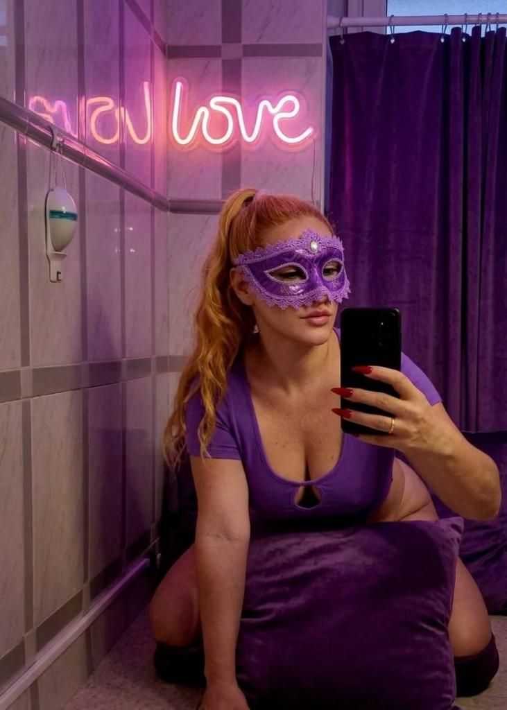 Chica busca chico en Barcelona: Chica busca chico