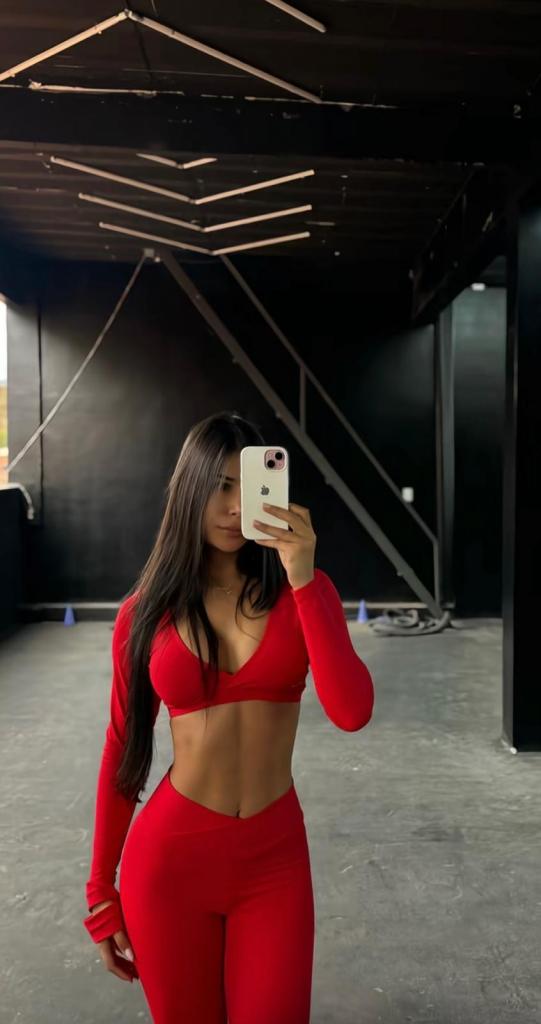 Chica busca chico en Almería: 