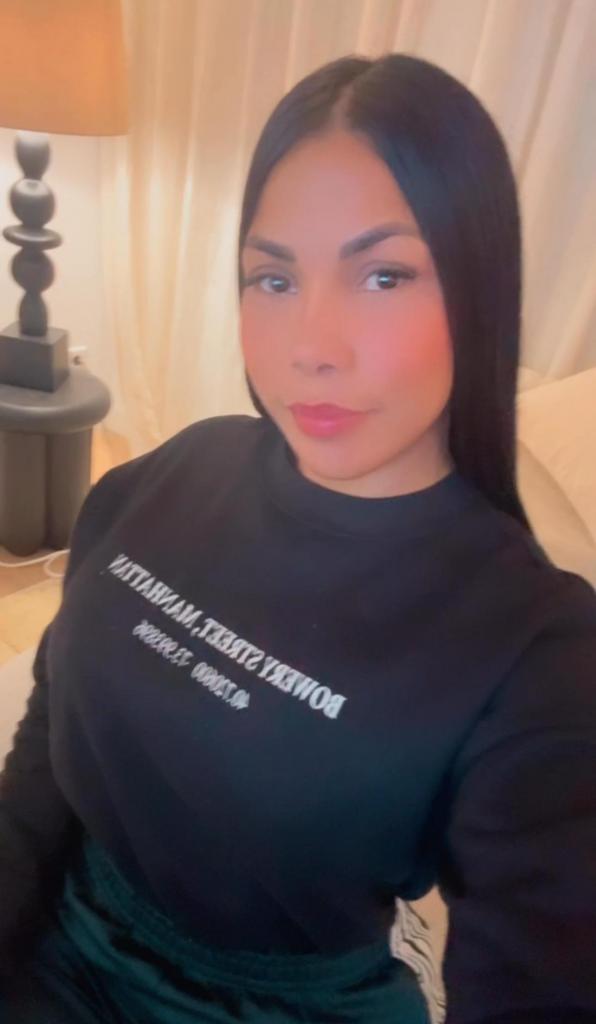 743088692: Chica busca chico en Asturias