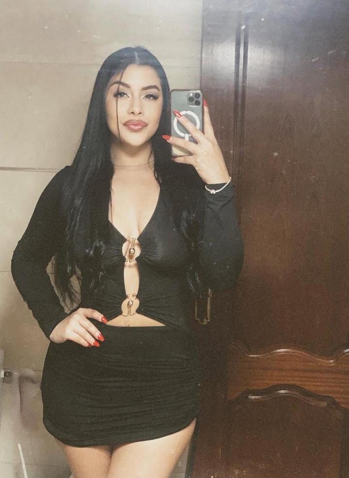 632896478: Chica busca chico en Barcelona
