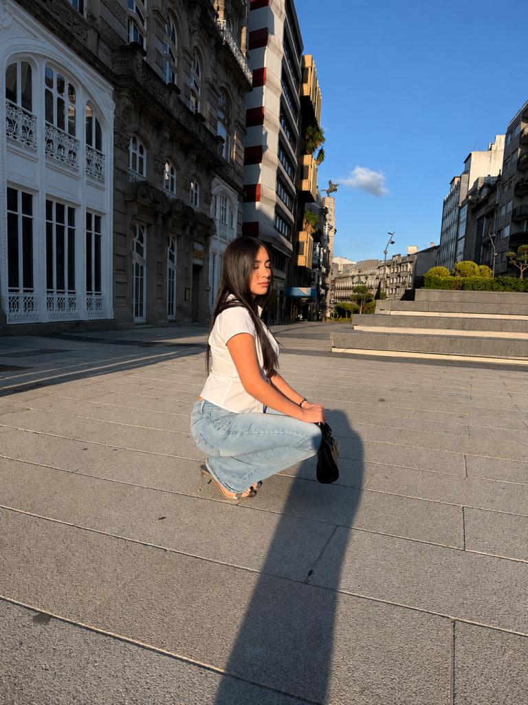 647162929: Chica busca chico en Murcia