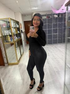 617785763: Chica busca chico en Barcelona