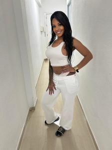 617074244: Chica busca chico en Granada