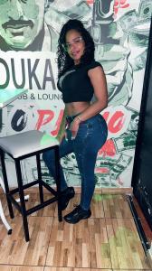 617074244: Chica busca chico en Granada