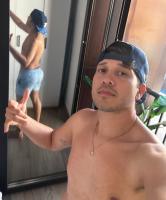 627088175: Chico busca chica en Sevilla