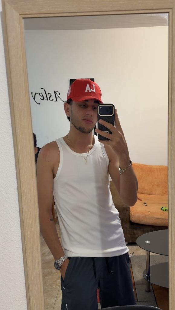 642649361: Chico busca chica en Tenerife