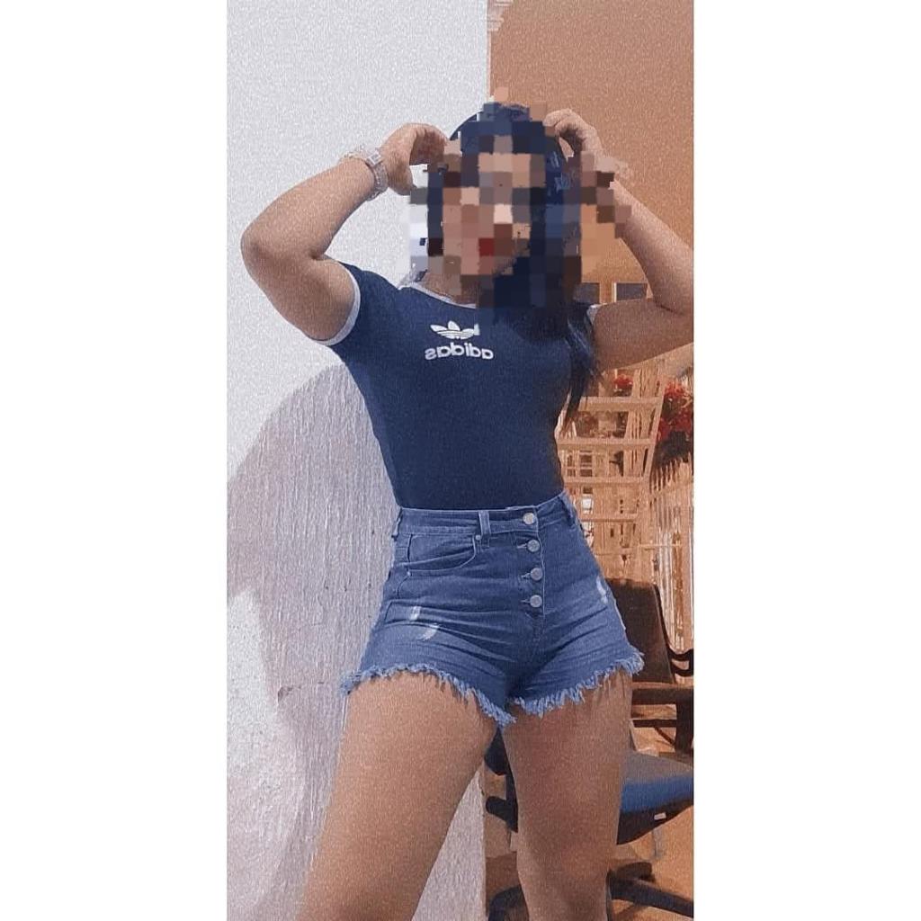 661143316: Chica busca chico en Barcelona