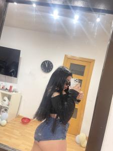 611334128: Chica busca chico en Barcelona