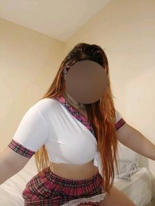 677766051: Chica busca chico en Barcelona