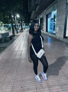 631834087: Chica busca chico en Zaragoza
