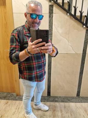 614164070: Chico busca chica en Granada