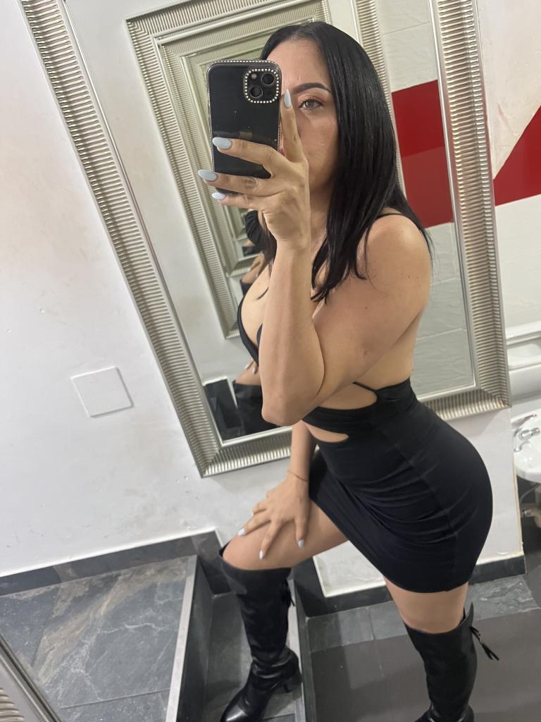 689566030: Chica busca chico en Navarra