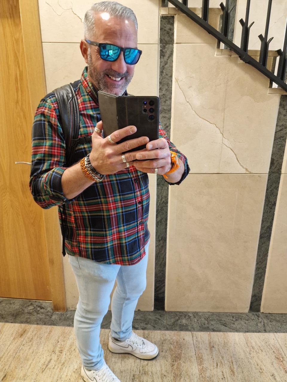 614164070: Chico busca chica en Granada