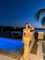 643284725: Chica busca chico en Ibiza