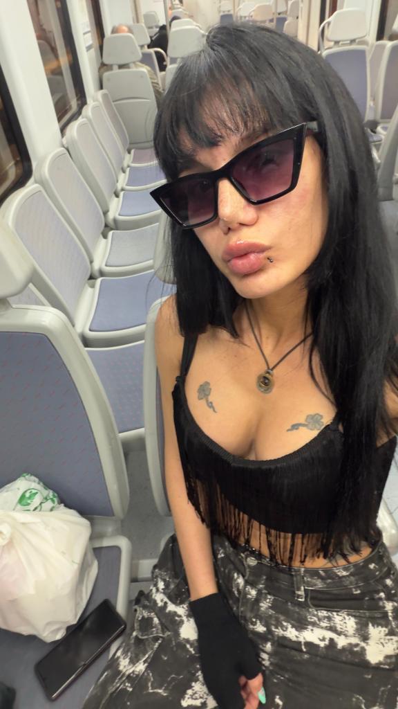 697744896: Travesti en Madrid