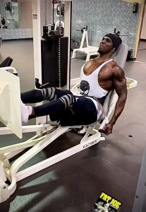 631189819: Chico busca chica en Madrid